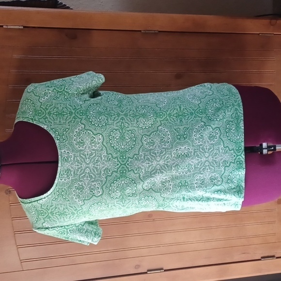 JONES SCOOP NECK TEE - Picture 1 of 6